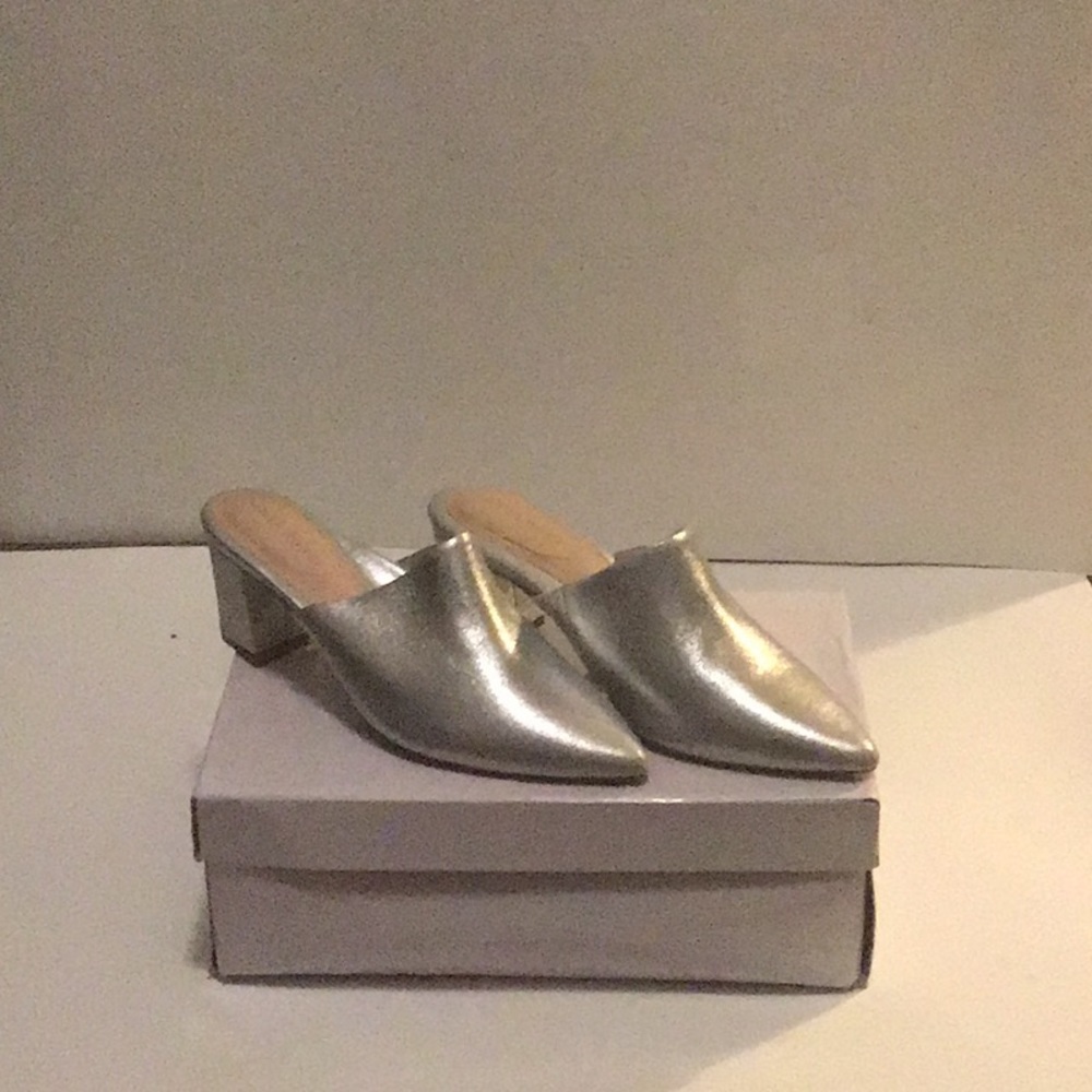 Taryn Rose, Madison Metallic Napa- 7.5